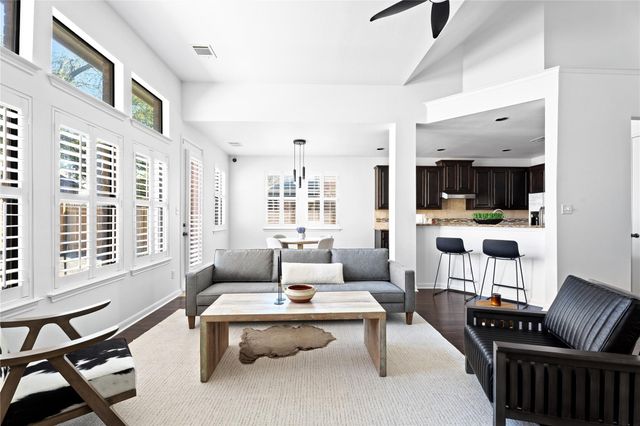 6820 Barstow CT, Austin, TX 78749