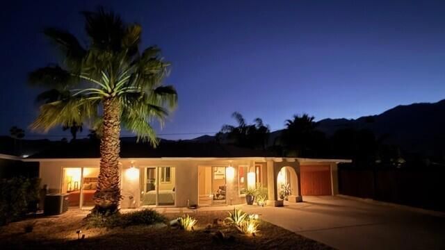 821 S Avenida Evelita, Palm Springs, CA 92264