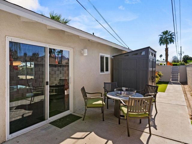 821 S Avenida Evelita, Palm Springs, CA 92264