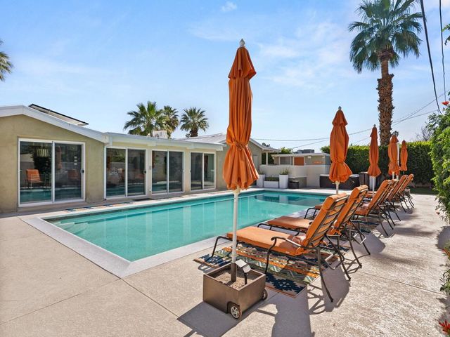 821 S Avenida Evelita, Palm Springs, CA 92264