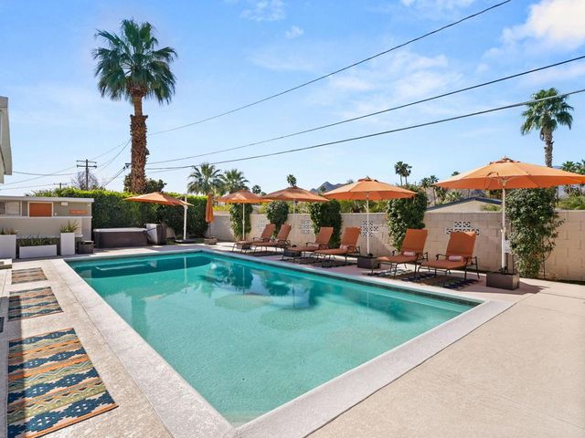 821 S Avenida Evelita, Palm Springs, CA 92264