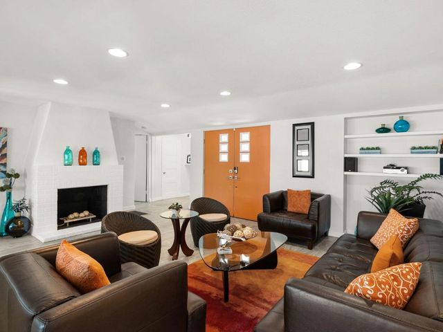 821 S Avenida Evelita, Palm Springs, CA 92264