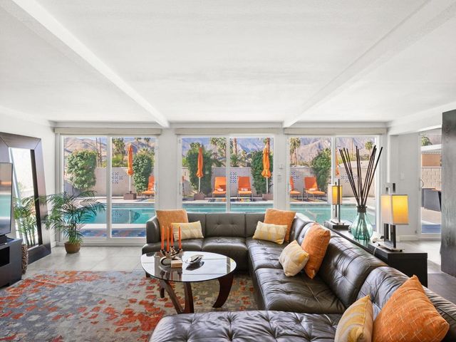 821 S Avenida Evelita, Palm Springs, CA 92264