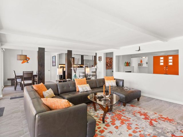 821 S Avenida Evelita, Palm Springs, CA 92264