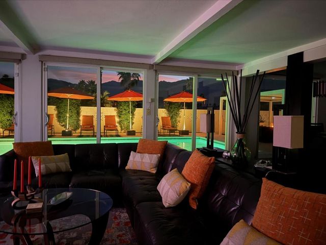 821 S Avenida Evelita, Palm Springs, CA 92264