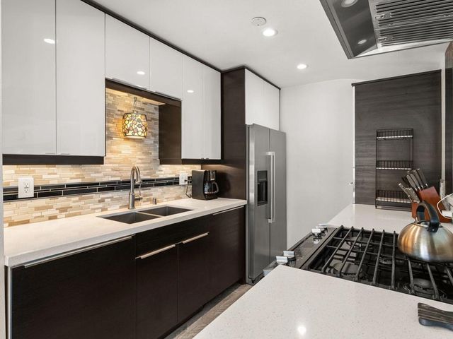 821 S Avenida Evelita, Palm Springs, CA 92264