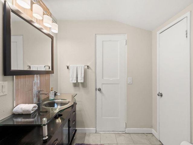 821 S Avenida Evelita, Palm Springs, CA 92264