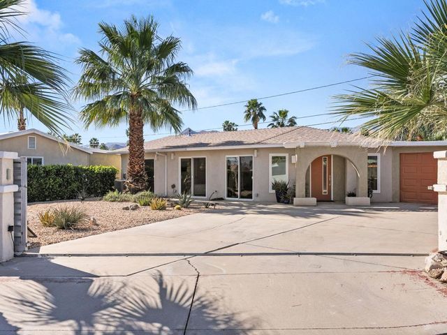 821 S Avenida Evelita, Palm Springs, CA 92264
