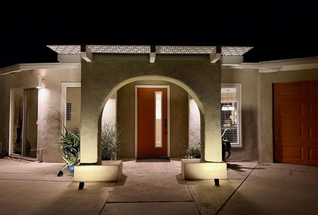 821 S Avenida Evelita, Palm Springs, CA 92264