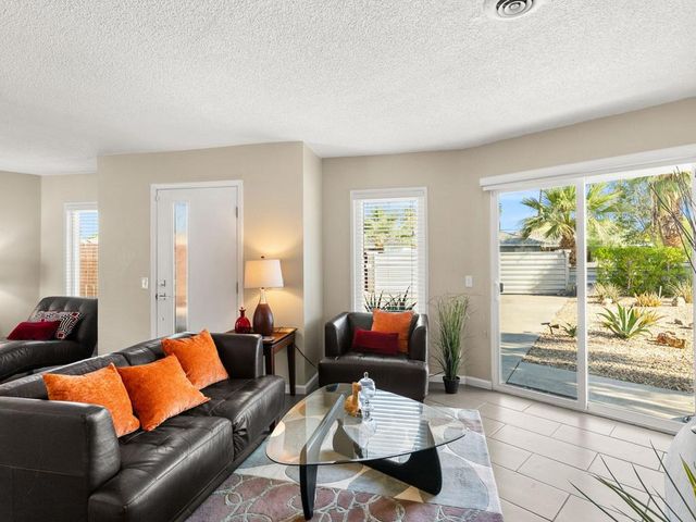 821 S Avenida Evelita, Palm Springs, CA 92264