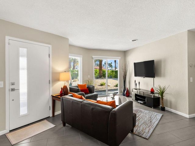 821 S Avenida Evelita, Palm Springs, CA 92264