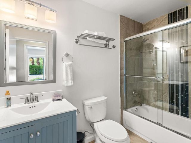 821 S Avenida Evelita, Palm Springs, CA 92264