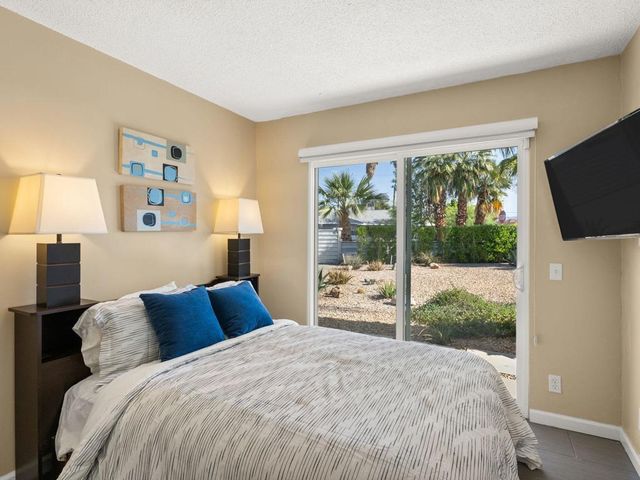 821 S Avenida Evelita, Palm Springs, CA 92264