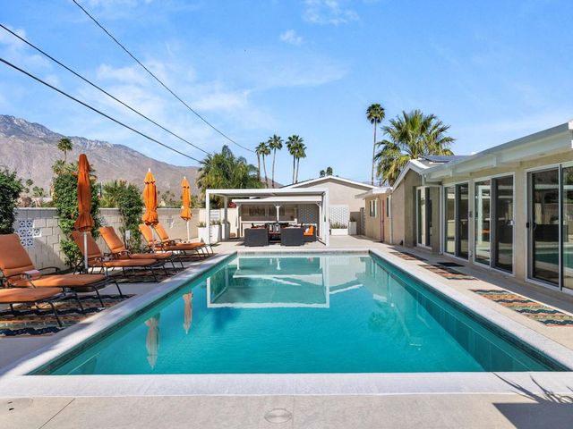 821 S Avenida Evelita, Palm Springs, CA 92264