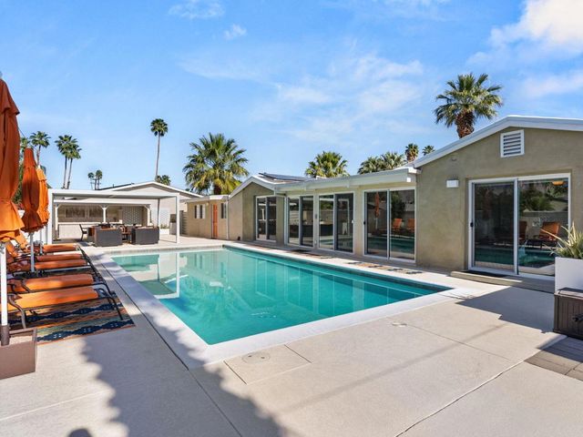 821 S Avenida Evelita, Palm Springs, CA 92264