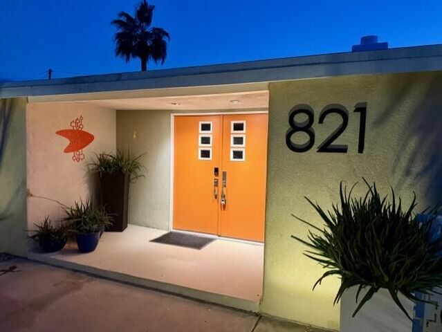 821 S Avenida Evelita, Palm Springs, CA 92264