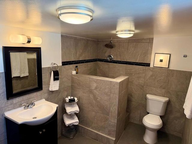 821 S Avenida Evelita, Palm Springs, CA 92264