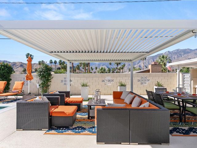 821 S Avenida Evelita, Palm Springs, CA 92264