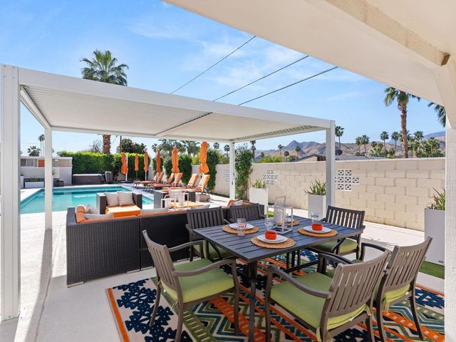 821 S Avenida Evelita, Palm Springs, CA 92264