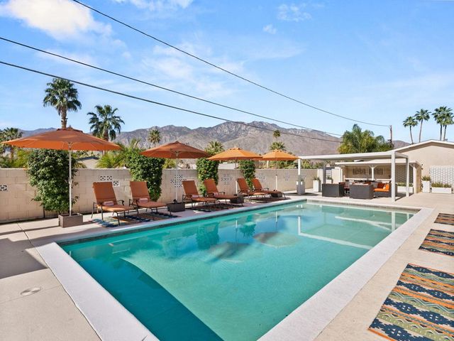 821 S Avenida Evelita, Palm Springs, CA 92264