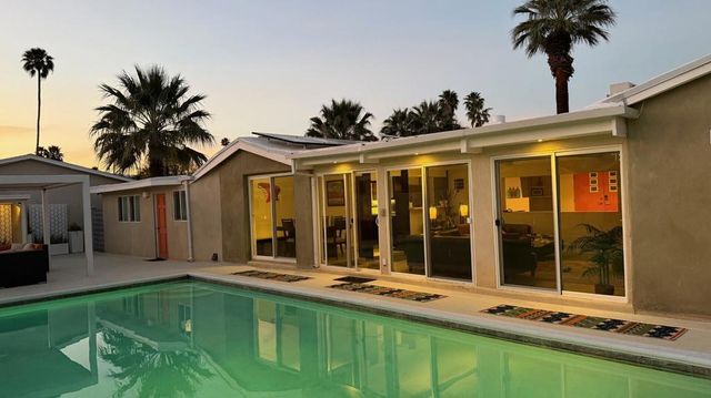 821 S Avenida Evelita, Palm Springs, CA 92264