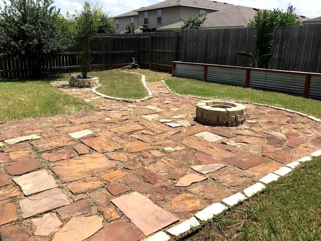 137 Grazing Horse LN, Manchaca, TX 78652