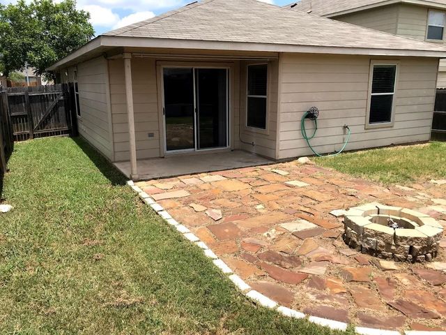 137 Grazing Horse LN, Manchaca, TX 78652