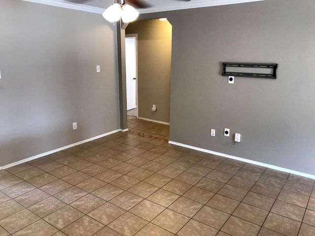 137 Grazing Horse LN, Manchaca, TX 78652