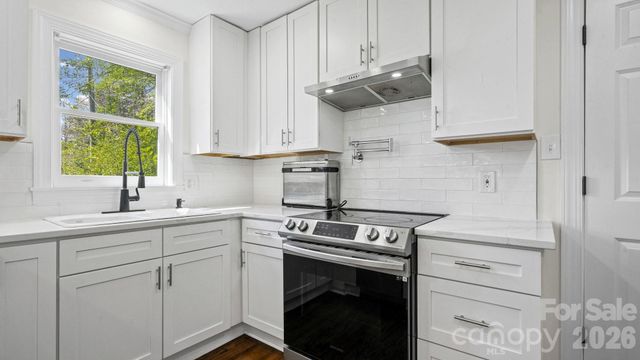 3136 Mathis Drive, Charlotte, NC 28208