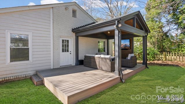 3136 Mathis Drive, Charlotte, NC 28208