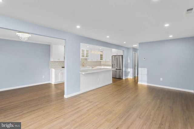 1 SESAME DR, Lumberton, NJ 08048