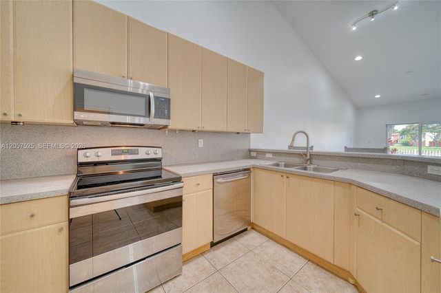 3365 NE 11th Dr 3365, Homestead, FL 33033