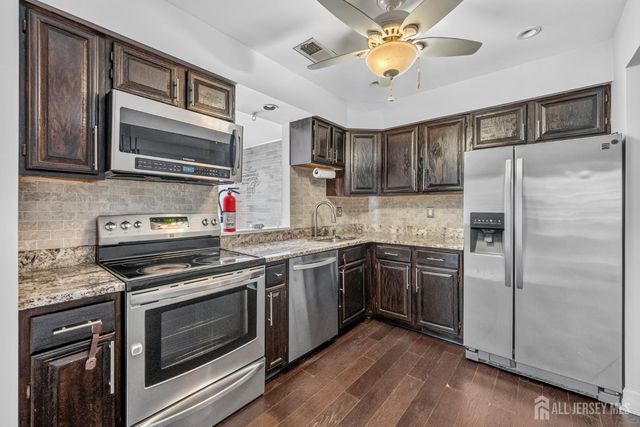 22 Driftwood Drive, Franklin Twsp, NJ 08873