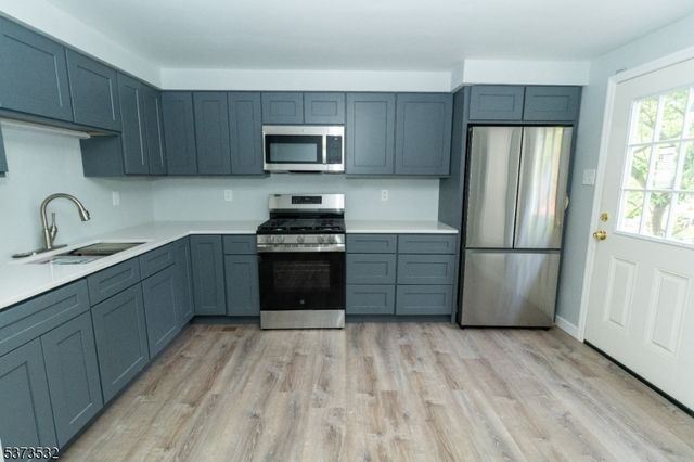 30 Kearny St, Newark City, NJ 07104