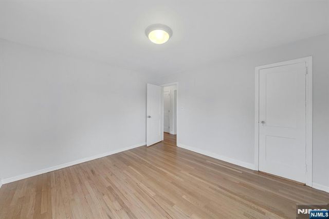 32 7th Avenue, Manville, NJ 08835