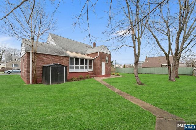 32 7th Avenue, Manville, NJ 08835
