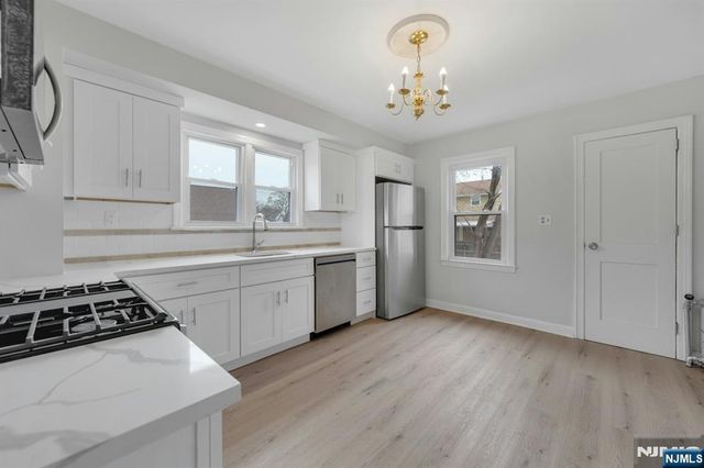 32 7th Avenue, Manville, NJ 08835