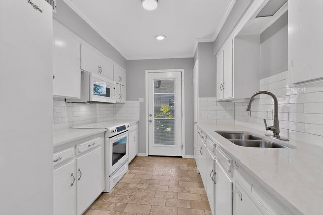 3517 Northwest Parkway, University Park, TX 75225