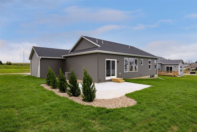 6916 Rock Wood Drive SW, Cedar Rapids, IA 52404