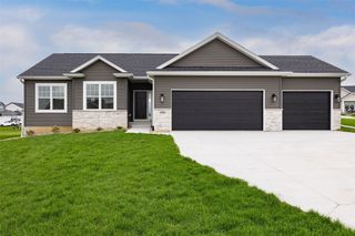 6916 Rock Wood Drive SW, Cedar Rapids, IA 52404