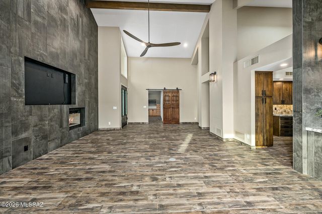 8589 N Arnold Palmer Drive, Tucson, AZ 85742
