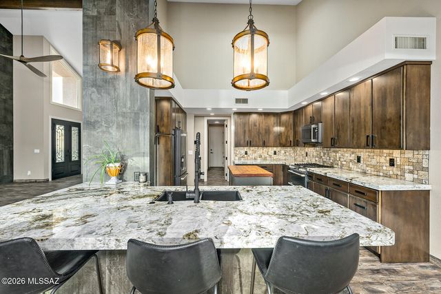 8589 N Arnold Palmer Drive, Tucson, AZ 85742