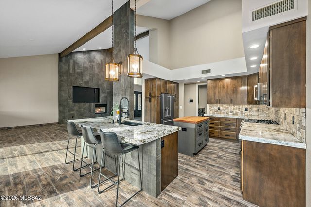 8589 N Arnold Palmer Drive, Tucson, AZ 85742