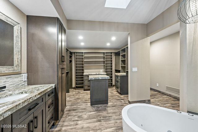 8589 N Arnold Palmer Drive, Tucson, AZ 85742