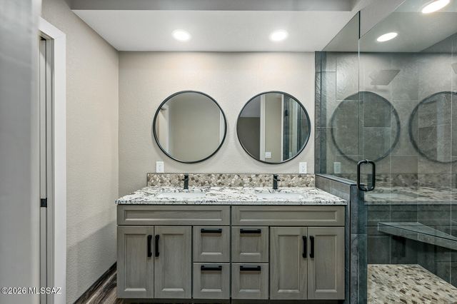 8589 N Arnold Palmer Drive, Tucson, AZ 85742