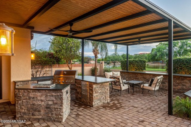 8589 N Arnold Palmer Drive, Tucson, AZ 85742