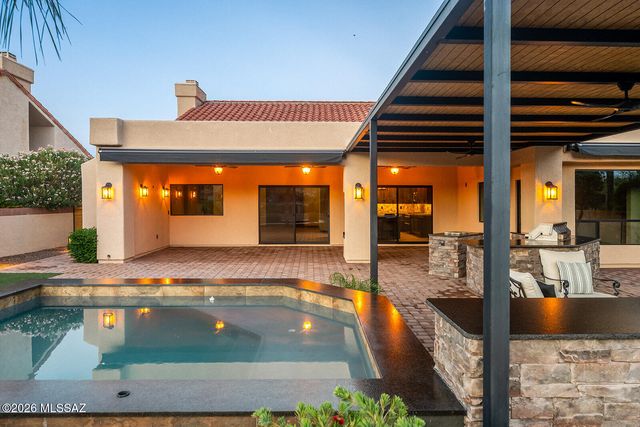 8589 N Arnold Palmer Drive, Tucson, AZ 85742