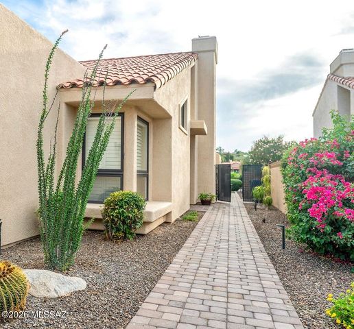 8589 N Arnold Palmer Drive, Tucson, AZ 85742