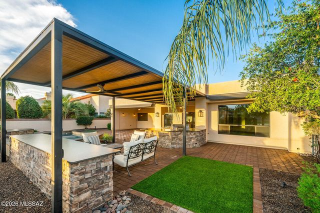 8589 N Arnold Palmer Drive, Tucson, AZ 85742