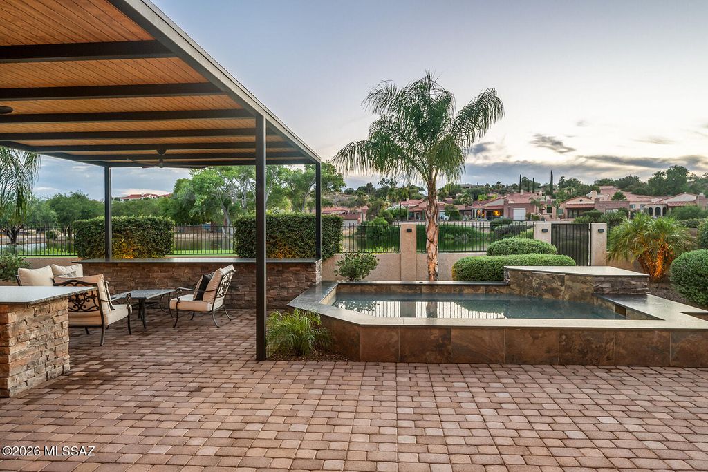 8589 N Arnold Palmer Drive, Tucson, AZ 85742